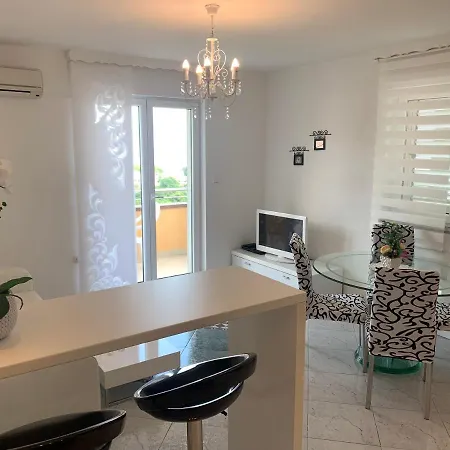 Apartman Milica Apartment *